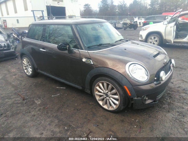 2010 MINI COOPER S WMWMF7C50ATZ74381 Photo 0