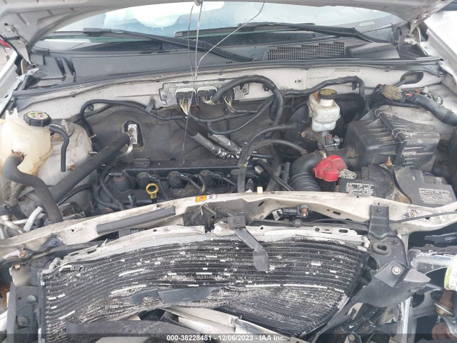 2009 FORD ESCAPE XLT VIN: 1FMCU03739KD10912