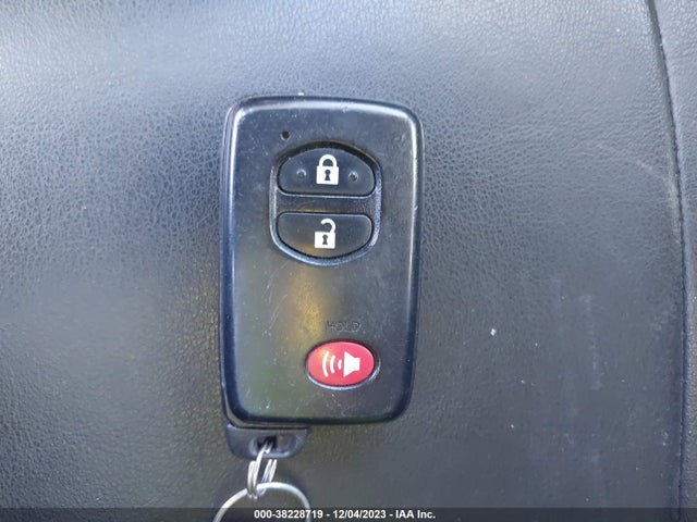 2013 Toyota Prius Three Se მანქანა იყიდება აუქციონზე, vin: JTDKN3DU9D5625028, აუქციონის ნომერი: 38228719