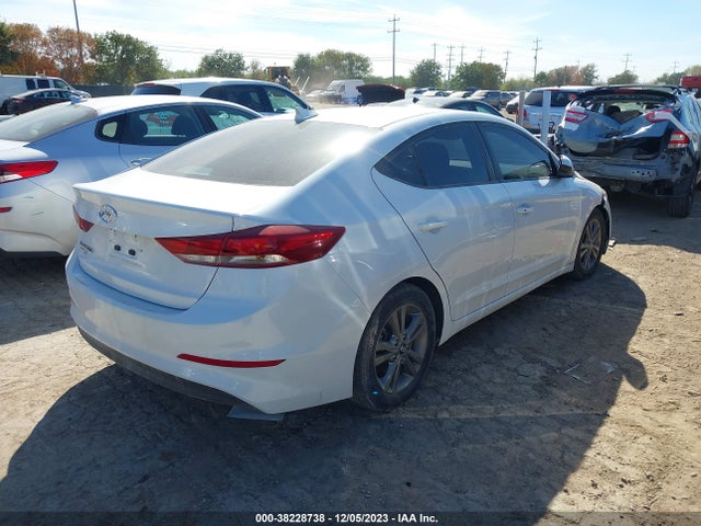 Hyundai Elantra Value Edition 2018 5NPD84LF3JH224496 Image 4