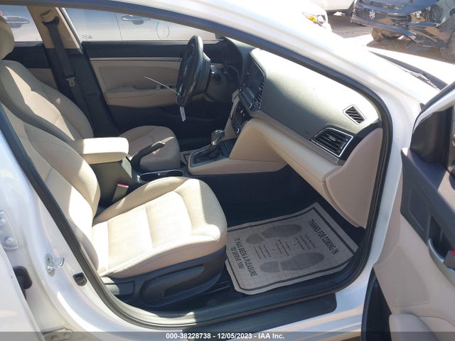 Hyundai Elantra Value Edition 2018 5NPD84LF3JH224496 Image 5