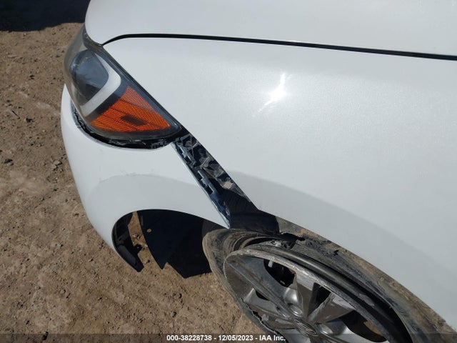 Hyundai Elantra Value Edition 2018 5NPD84LF3JH224496 Image 6