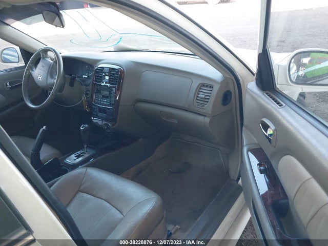 2004 HYUNDAI SONATA LX/GLS VIN: KMHWF35H64A037686