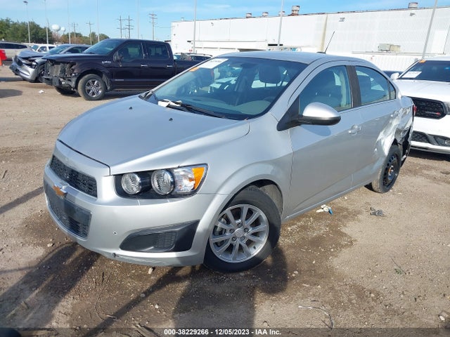 Chevrolet SONIC LT 2017 1G1JD5SH0H4107720 Image 2