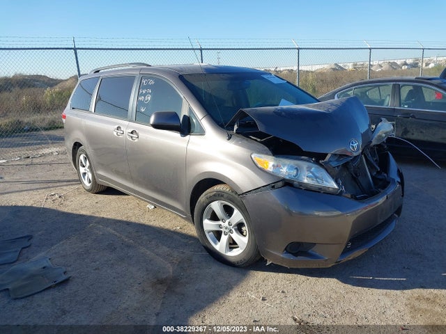 2014 TOYOTA SIENNA LE V6 8 PASSENGER VIN: 5TDKK3DC2ES446826