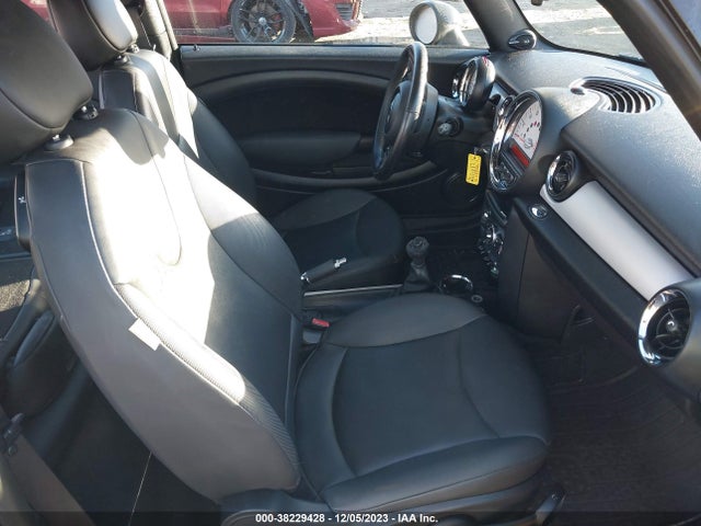2012 MINI COOPER WMWSU3C58CT369999 Photo 4