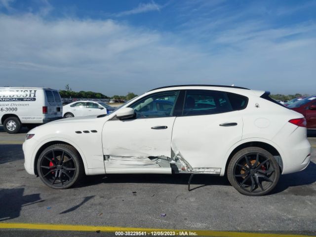 ZN661XUL0HX250697 Maserati Levante