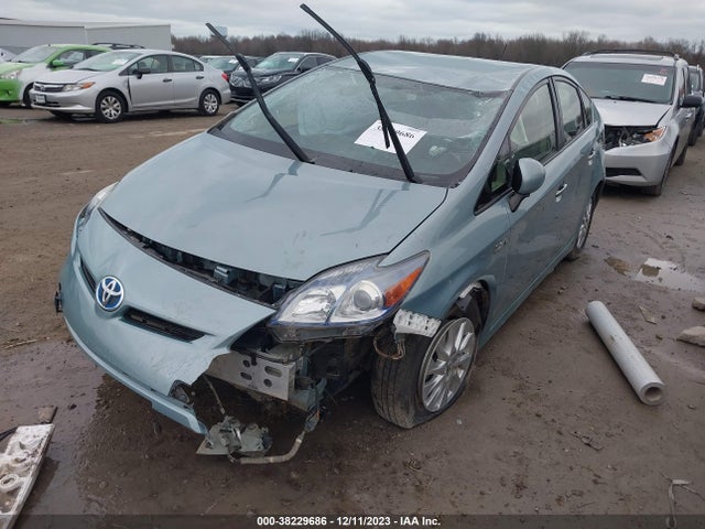 Toyota PRIUS PLUG-IN 2015 JTDKN3DP8F3066712 Image 2