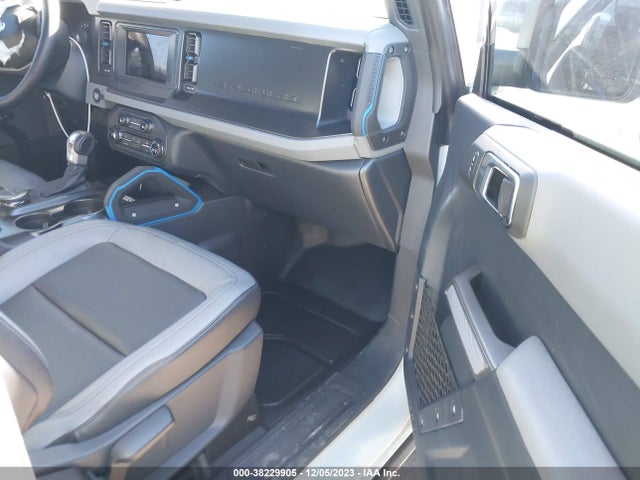 Ford Bronco Black Diamond 2023 1FMEE5BP8PLB93128 Image 5