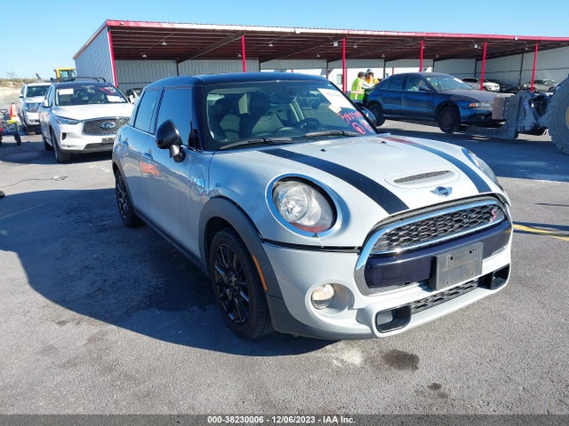 2016 MINI COOPER HARDTOP 4 DOOR WMWXU3C5XG2D28570 Photo 0