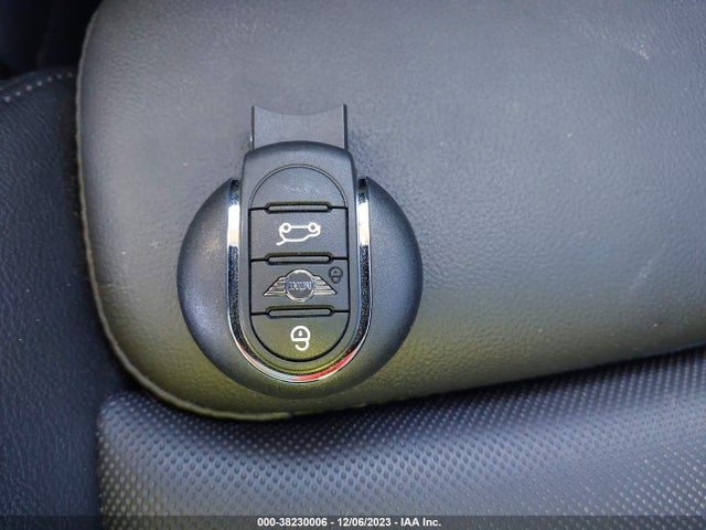2016 MINI COOPER HARDTOP 4 DOOR WMWXU3C5XG2D28570 Photo 10
