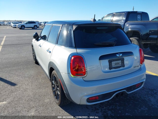 2016 MINI COOPER HARDTOP 4 DOOR WMWXU3C5XG2D28570 Photo 2