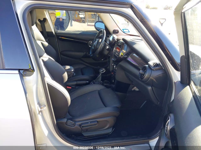 2016 MINI COOPER HARDTOP 4 DOOR WMWXU3C5XG2D28570 Photo 4