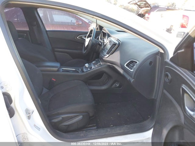 Chrysler 200 Limited 2016 1C3CCCAB2GN168729 Image 5