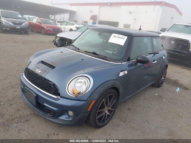 2011 MINI COOPER S WMWSV3C54BTY21815 Photo 1