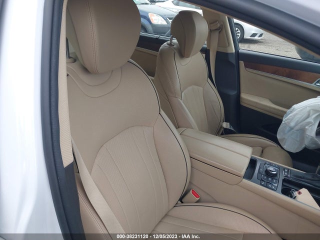 Genesis G80 3.8 2017 KMHGN4JE8HU202909 Image 5