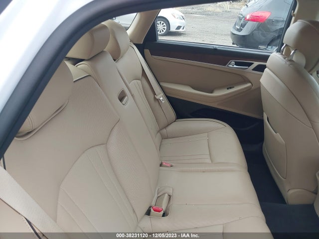 Genesis G80 3.8 2017 KMHGN4JE8HU202909 Image 8