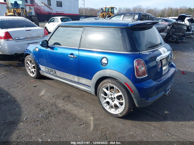2007 MINI COOPER S WMWMF73567TL88437 Photo 2