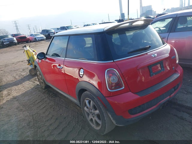 2008 MINI COOPER S WMWMF73598TT91947 Photo 2