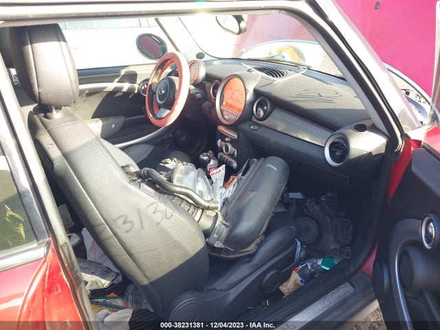 2008 MINI COOPER S WMWMF73598TT91947 Photo 4