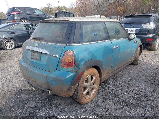 2010 MINI COOPER WMWMF3C53ATZ23370 Photo 3