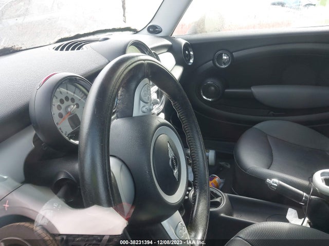 2010 MINI COOPER WMWMF3C53ATZ23370 Photo 6