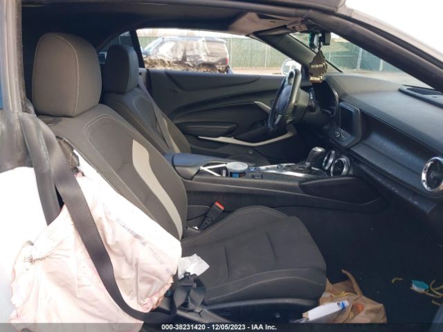 2020 CHEVROLET CAMARO 1G1FB3DX3L0128971 Photo 4