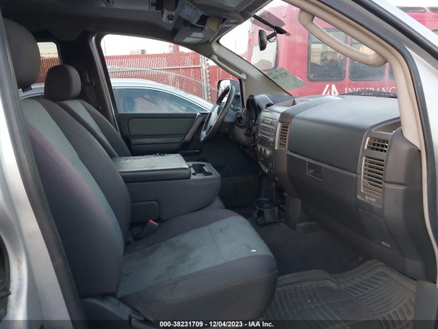 2005 NISSAN TITAN SE VIN: 1N6AA06A25N515316