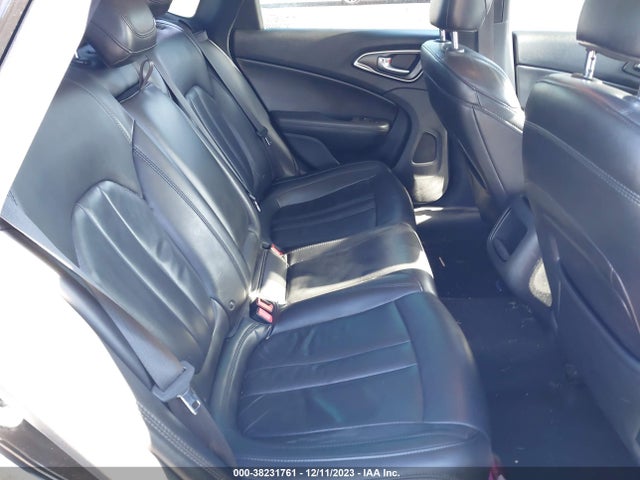 Chrysler 200 Limited Platinum 2016 1C3CCCAB0GN184878 Image 8