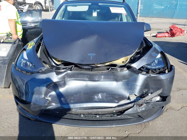 2023 TESLA MODEL Y 7SAYGDEE2PF899050 Photo 5