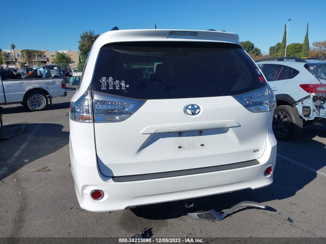 2015 TOYOTA SIENNA SE PREMIUM 8 PASSENGER VIN: 5TDXK3DC4FS646128