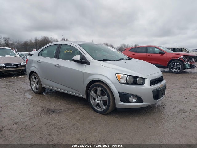 2015 1G1JE5SB0F4204812 main image