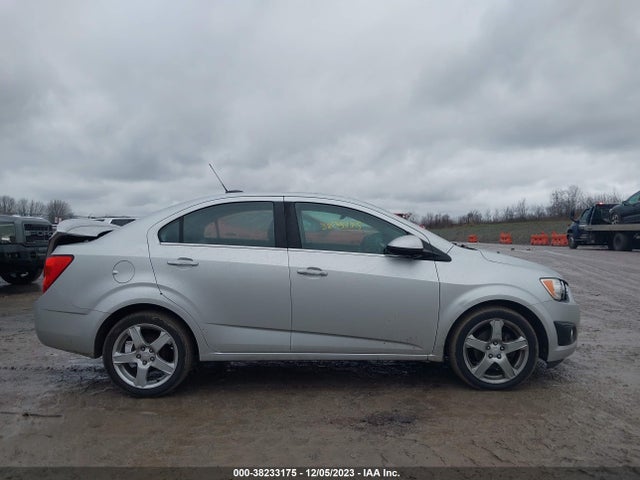 Chevrolet Sonic Ltz Auto 2015 1G1JE5SB0F4204812 Image 13