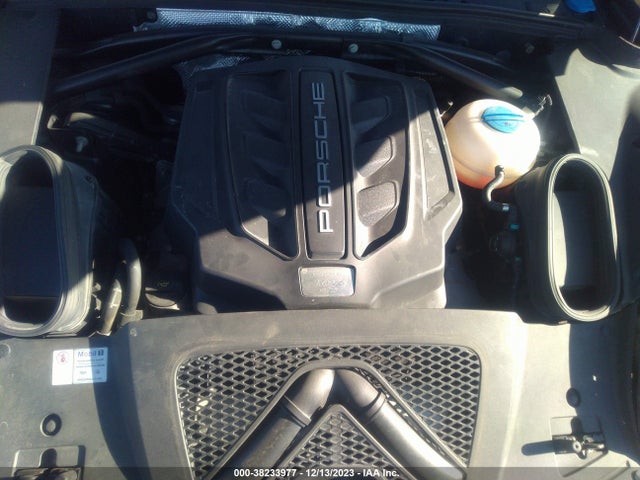 2017 PORSCHE MACAN WP1AG2A52HLB50285 Photo 9