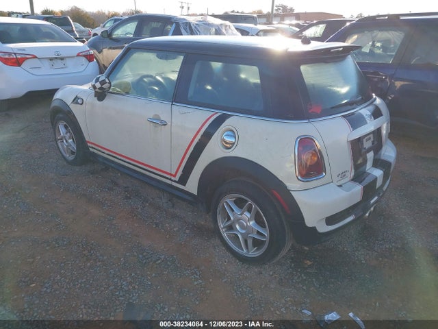 2007 MINI COOPER S WMWMF73577TT85918 Photo 2