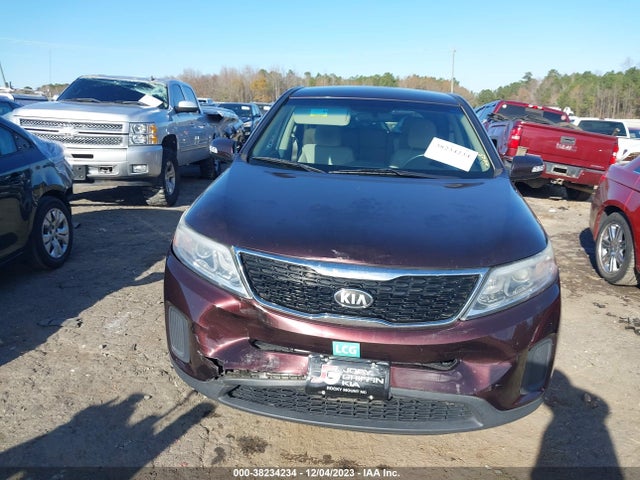 2014 KIA SORENTO LX VIN: 5XYKT3A62EG449637