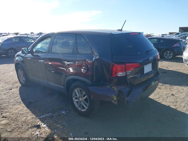2014 KIA SORENTO LX VIN: 5XYKT3A62EG449637