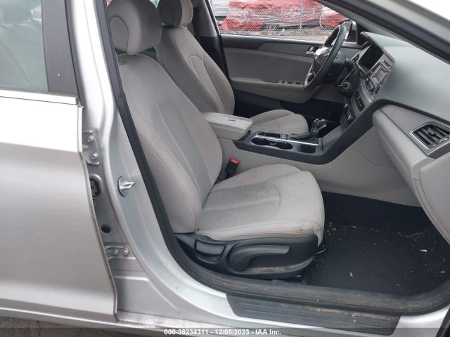 2015 HYUNDAI SONATA SE VIN: 5NPE24AF3FH232162