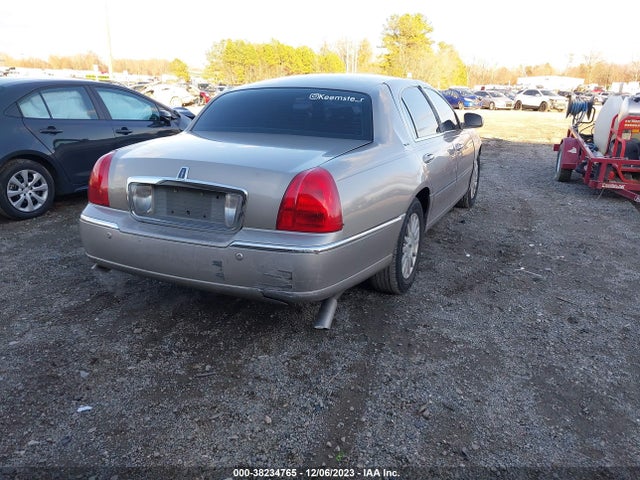 2003 LINCOLN TOWN CAR SIGNATURE/SIGNATURE PREMIUM VIN: 1LNHM82W73Y675319