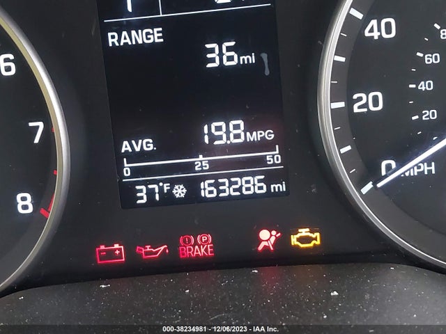 2017 HYUNDAI ELANTRA SE VIN: 5NPD84LF4HH097381