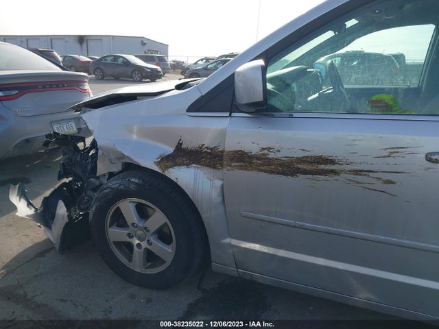 2011 DODGE GRAND CARAVAN CREW VIN: 2D4RN5DGXBR699288
