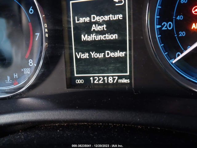 2018 TOYOTA COROLLA XSE VIN: 2T1BURHE0JC964008