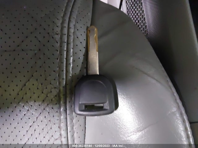 2004 HONDA PILOT EX-L VIN: 2HKYF18504H551271