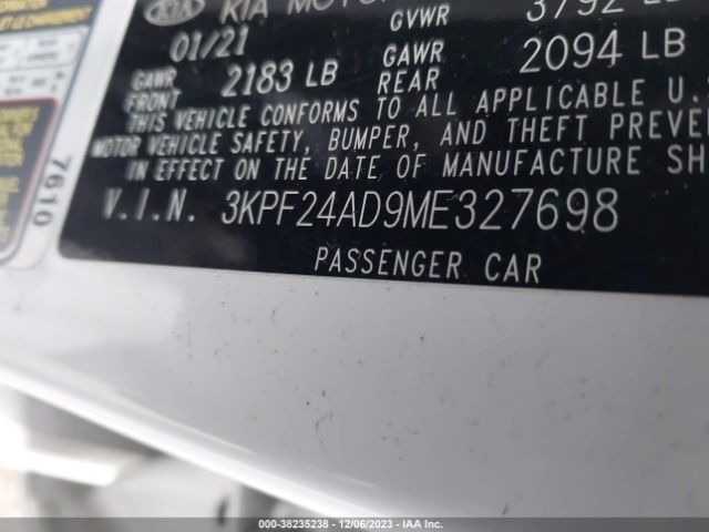 3KPF24AD9ME327698 KIA Forte Lxs