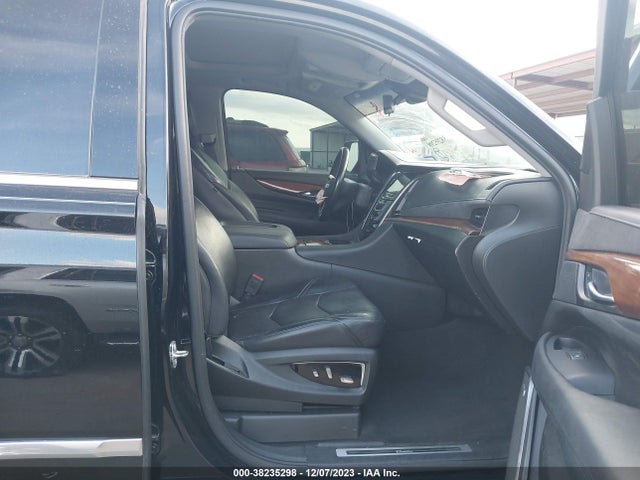 1GYS3BKJ3KR124189 Cadillac Escalade Luxury