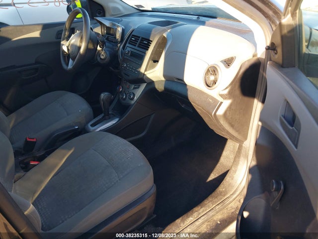 Chevrolet Sonic Ls Auto 2016 1G1JA5SH7G4184138 Image 5
