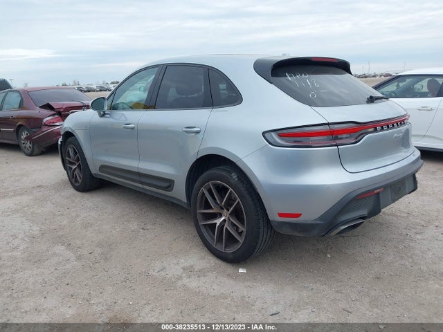 2022 PORSCHE MACAN WP1AA2A55NLB02471 Photo 2