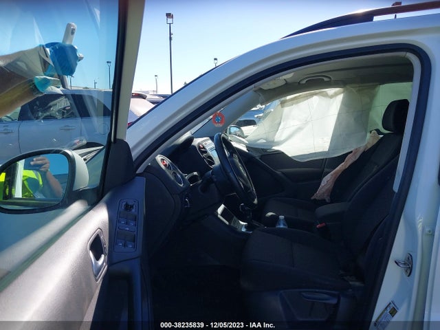 2015 VOLKSWAGEN TIGUAN S VIN: WVGAV7AX7FW592914
