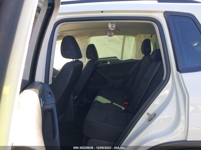 2015 VOLKSWAGEN TIGUAN S VIN: WVGAV7AX7FW592914