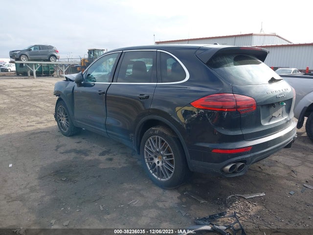 2016 PORSCHE CAYENNE WP1AB2A24GLA96989 Photo 2